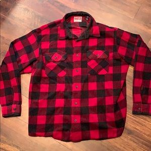 Wrangler Men’s Red/Black Flannel